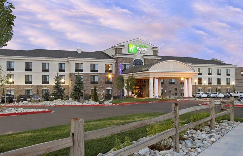 Holiday Inn Express & Suites Colorado Springs-Airport, An Ihg Hotel Exterior photo